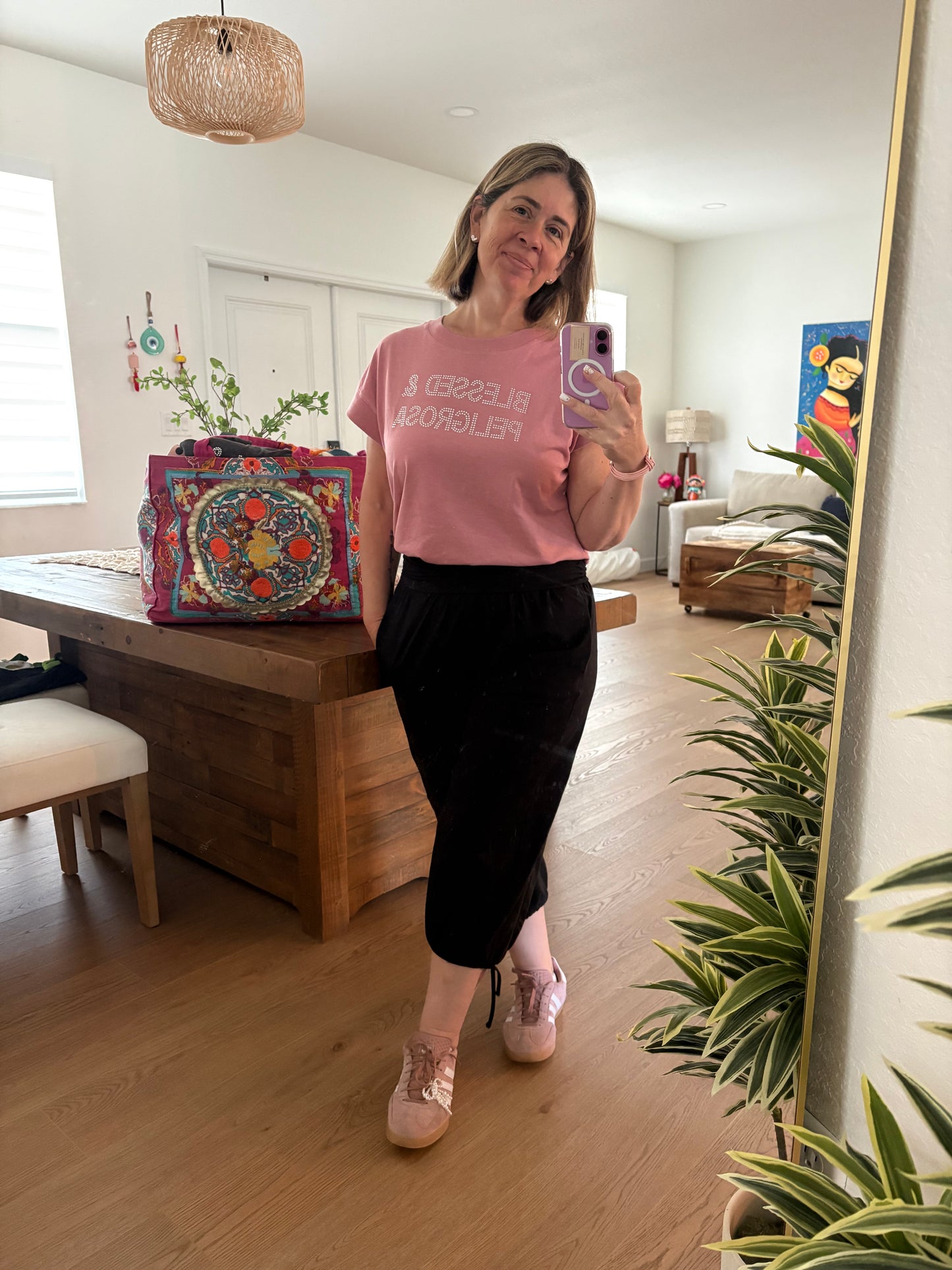 Camiseta Velvet Karma – Bendecida y Peligrosa